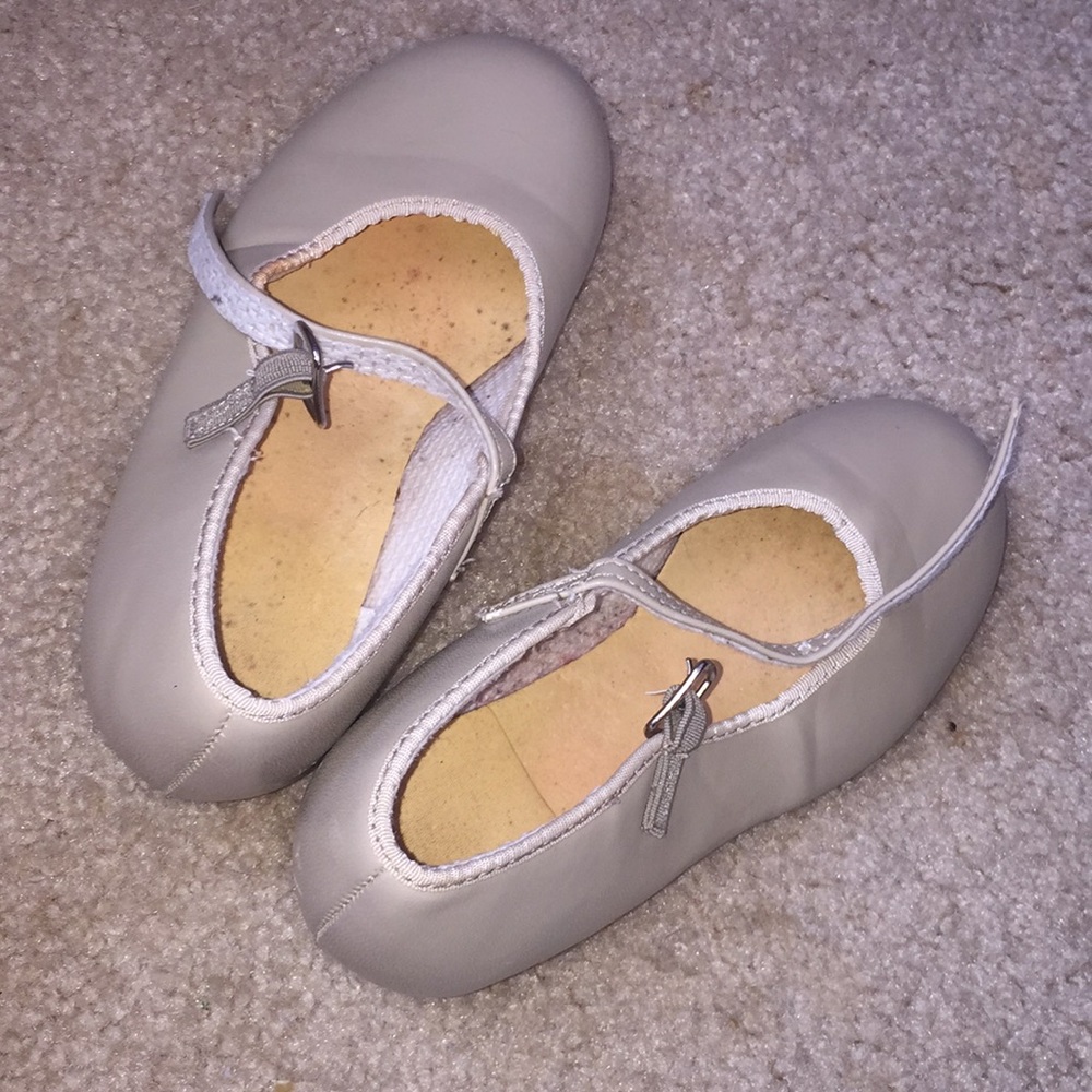 Tap shoes